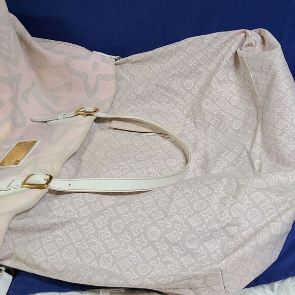 💯 Authentic Louis Vuitton Tote Bag 🍀 - Picture 11 of 17